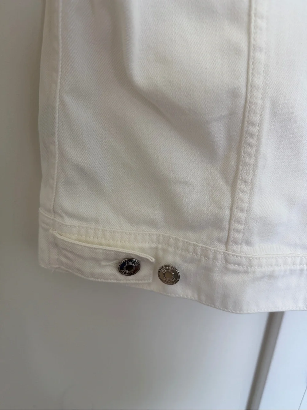 J.Crew White Denim Jacket Women’s XL Like New Classic Button Front